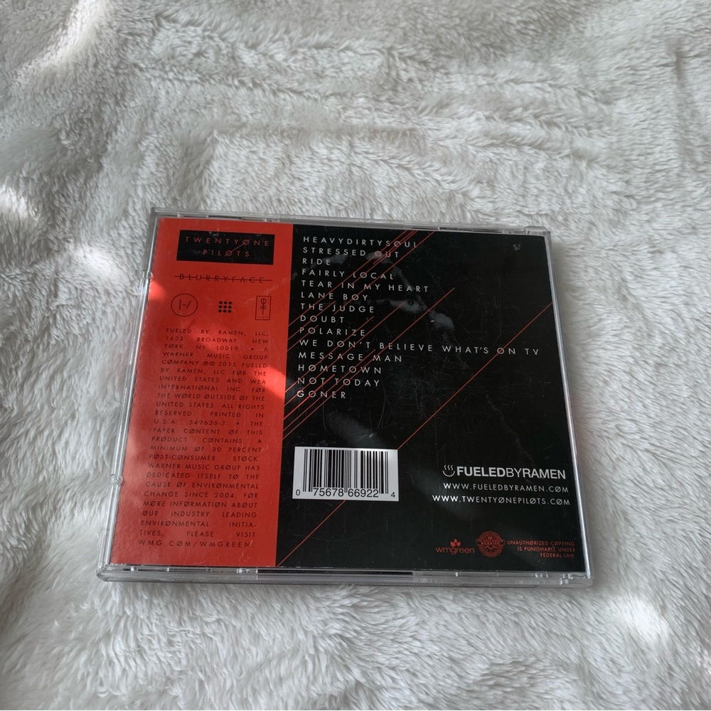 ୨୧ ･ﾟ✧ Twenty One Pilots CD - Picture 2 of 5